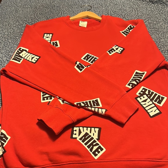 Nike sweatshirt, size xl red black and white in color - Picture 3 of 3